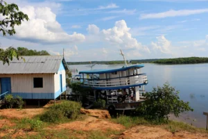 Comunidade onde ocorreu o massacre no rio Abacaxis (Foto: CPT Nacional).