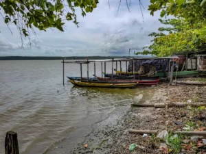 Pescadores de Maceió enfrentam dificuldades com a interdição da lagoa Mundaú. Região corre risco de desabamento. Foto: Gésio Passos/Agência Brasil 