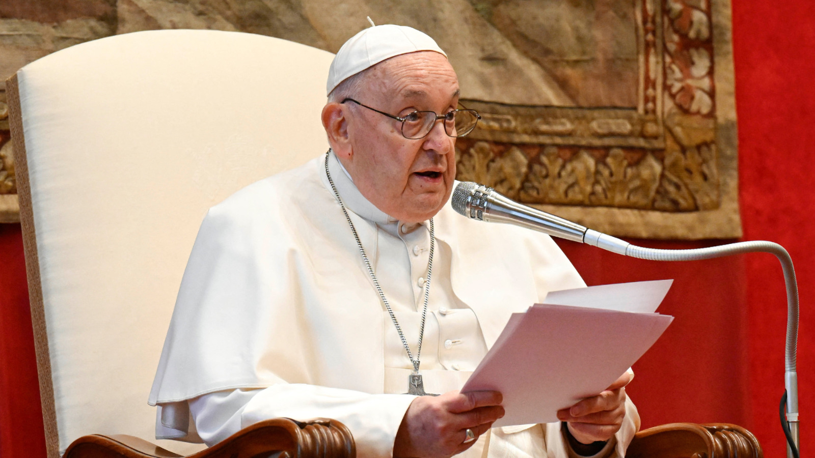 Papa Francisco discursa ao corpo diplomático acreditado junto à Santa Sé / Foto: Vatican Media/Simone Risoluti/­Handout via REUTERS