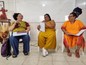 Da esquerda para a direita: Cristiane Faustino, Ormezita Barbosa e Tânia Palma